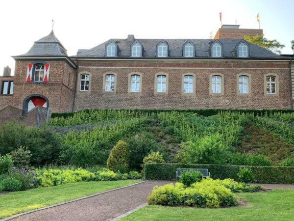 Burg Wassenberg Hotel Exterior photo