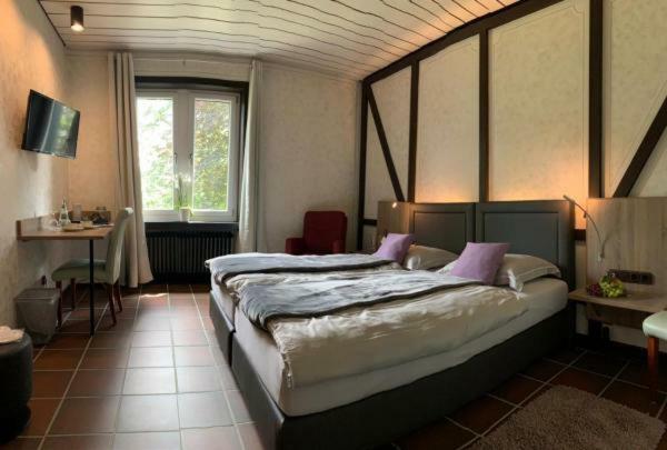 Burg Wassenberg Hotel Exterior photo